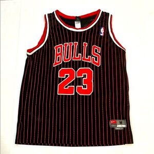 NIKE Chicago Bulls NIKE TEAM NBA  Jersey Black, Red, & White JORDAN #23   SIZE M